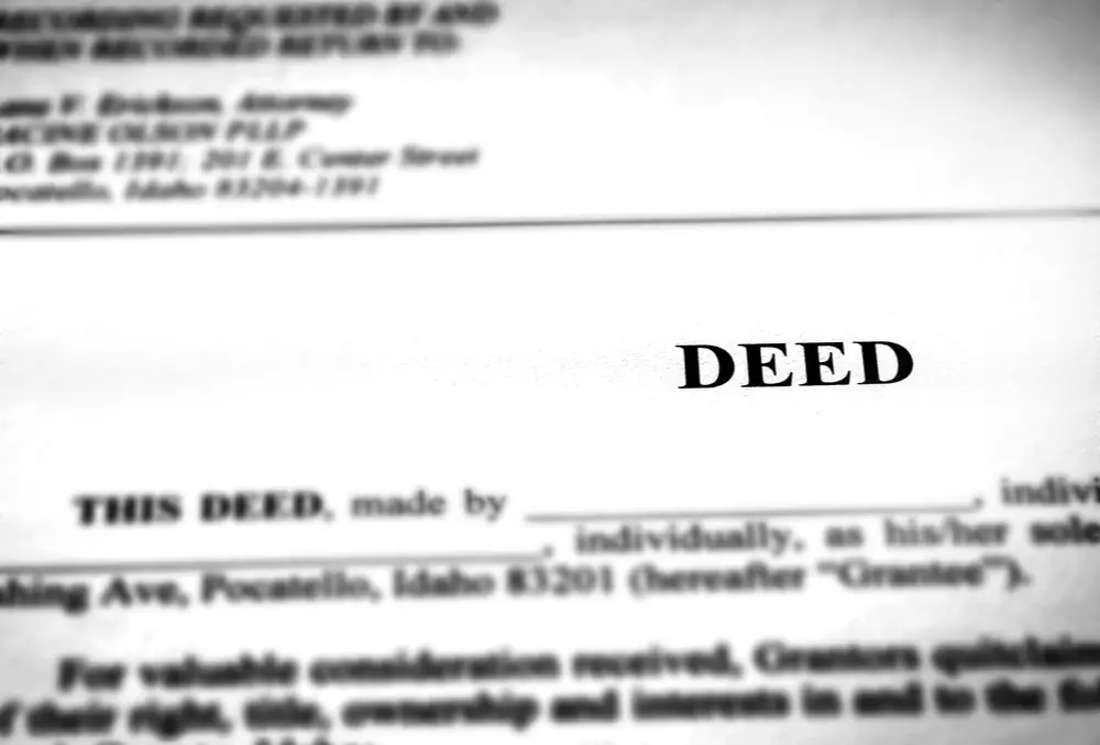What Does Et Al Mean On A Deed?
